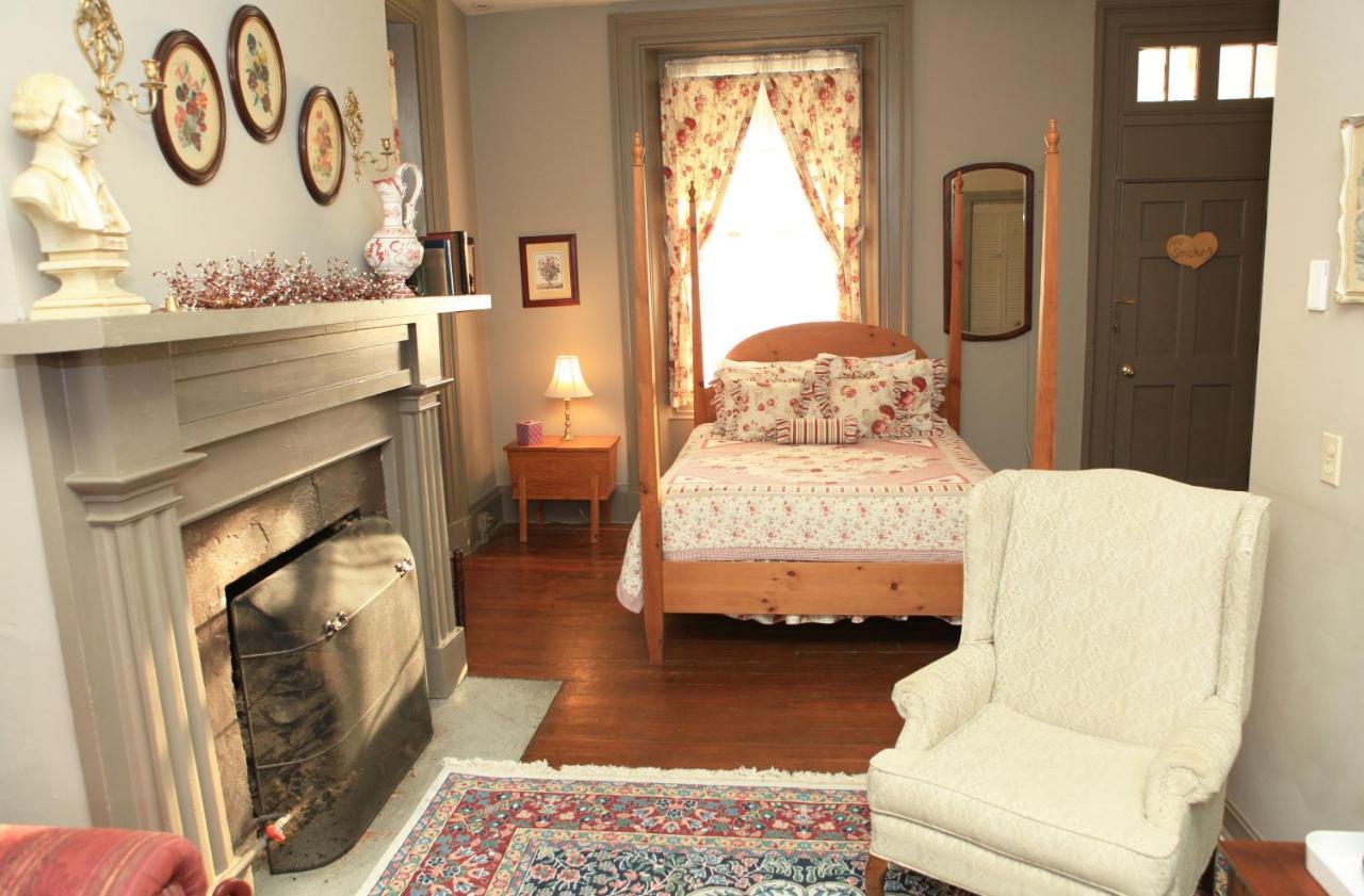 The Lafayette Inn & Restaurant Stanardsville Rum bild